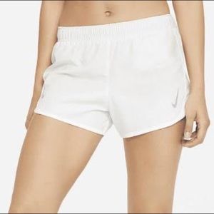 Women’s White NIKE running shorts | MEDIUM